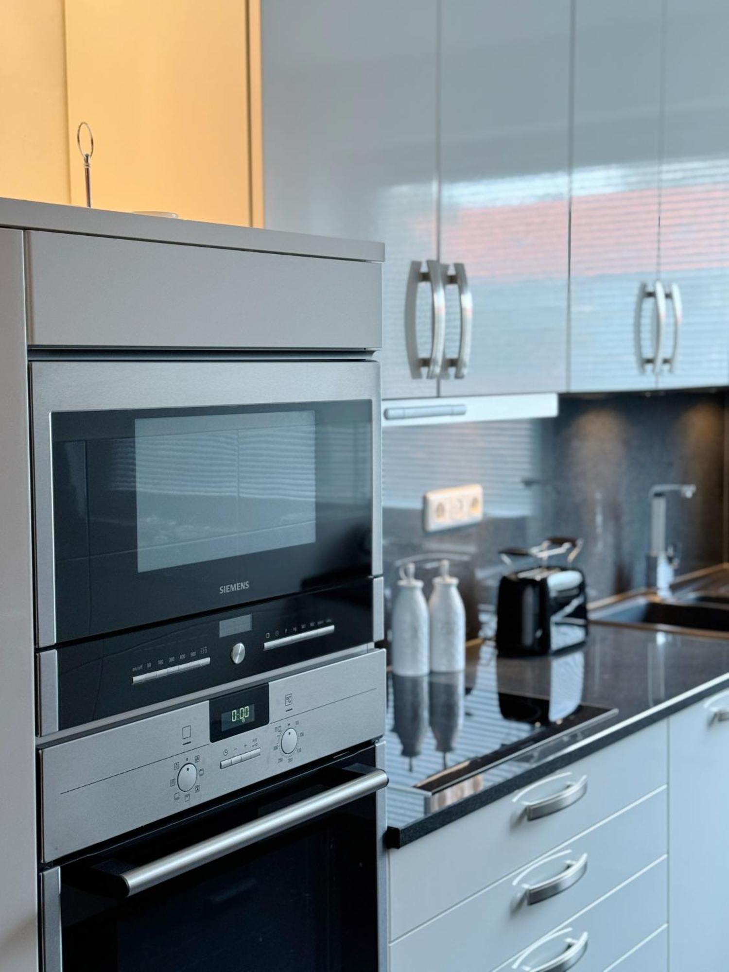 90M2 I Central I Netflix I Wifi I Free Parking I Lia Apartments ハノーファー エクステリア 写真